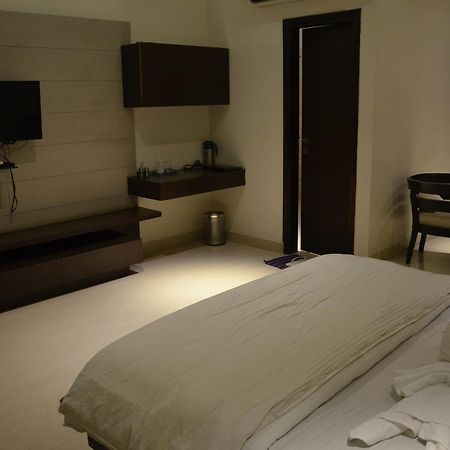 Hotel Aroma Inn Sirsa ภายนอก รูปภาพ