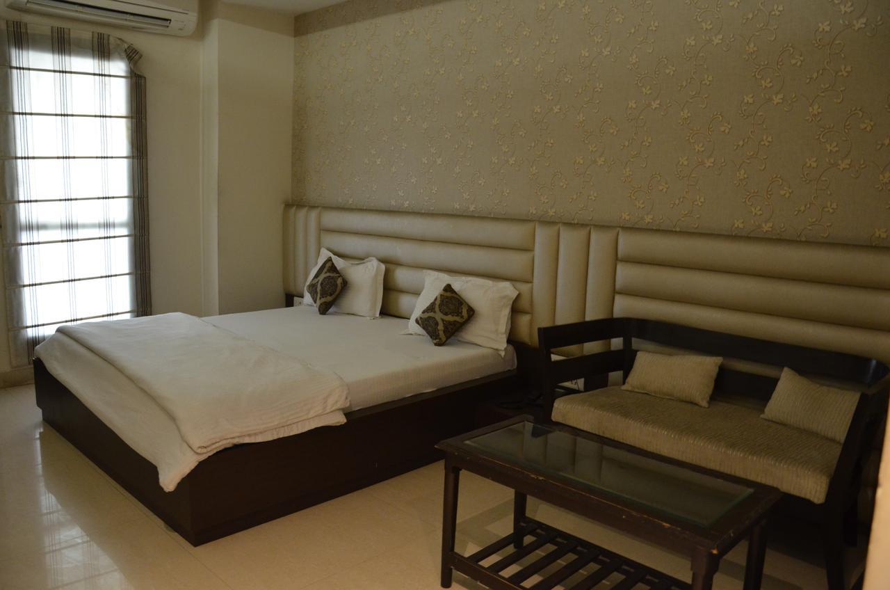 Hotel Aroma Inn Sirsa ภายนอก รูปภาพ