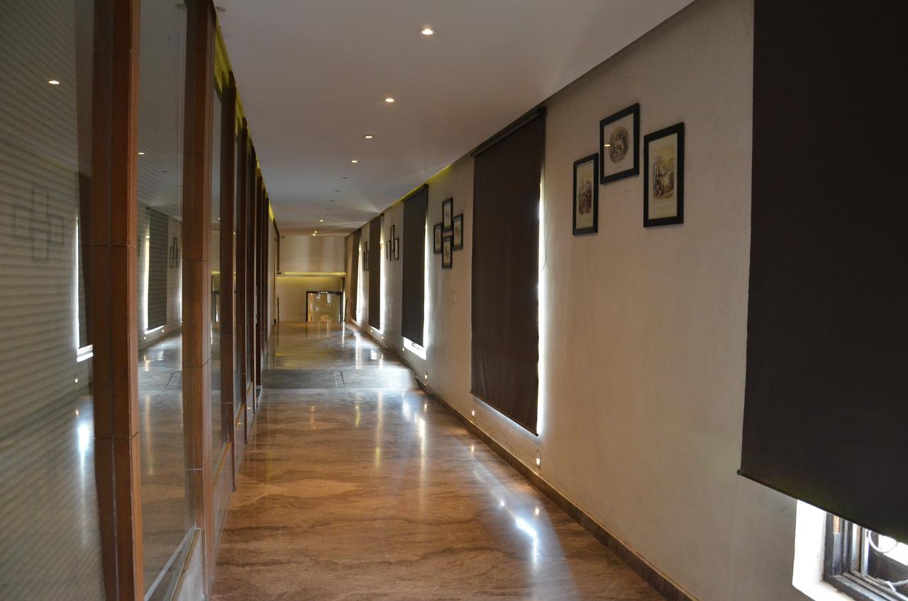 Hotel Aroma Inn Sirsa ภายนอก รูปภาพ