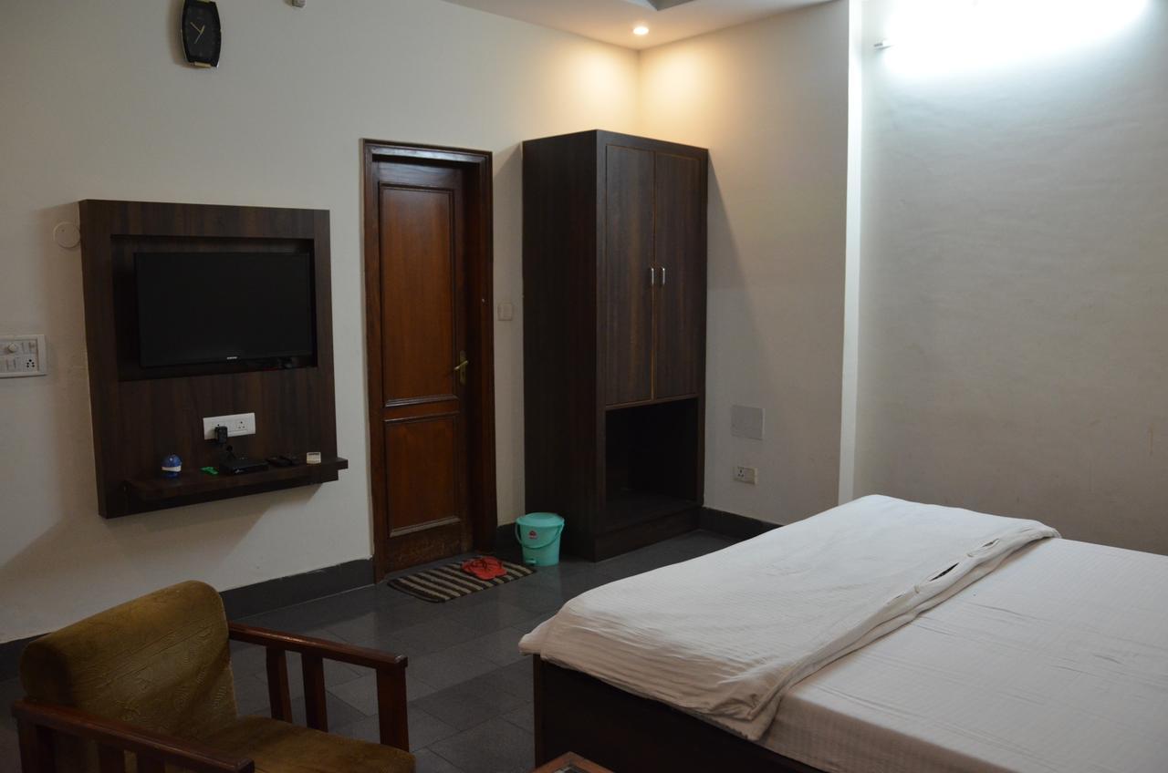 Hotel Aroma Inn Sirsa ภายนอก รูปภาพ