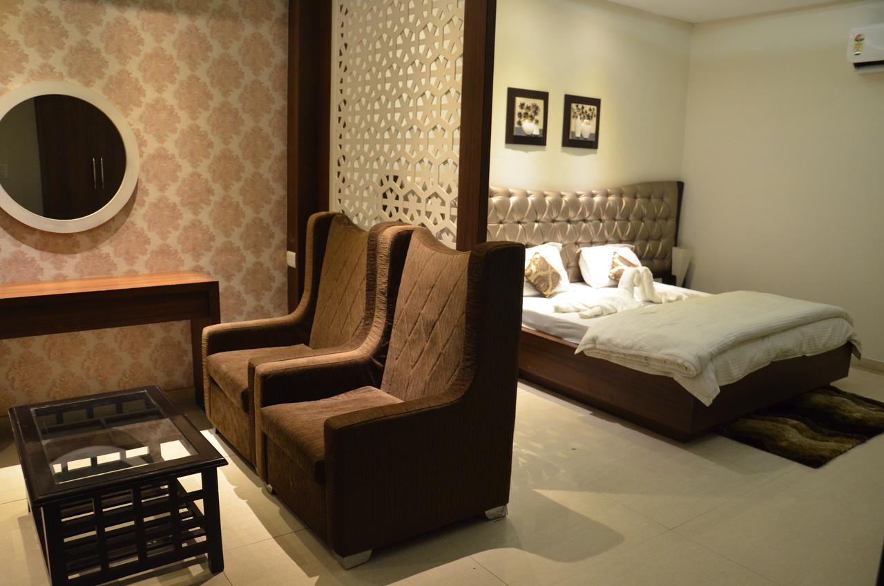Hotel Aroma Inn Sirsa ภายนอก รูปภาพ