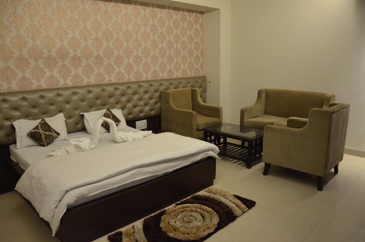 Hotel Aroma Inn Sirsa ภายนอก รูปภาพ