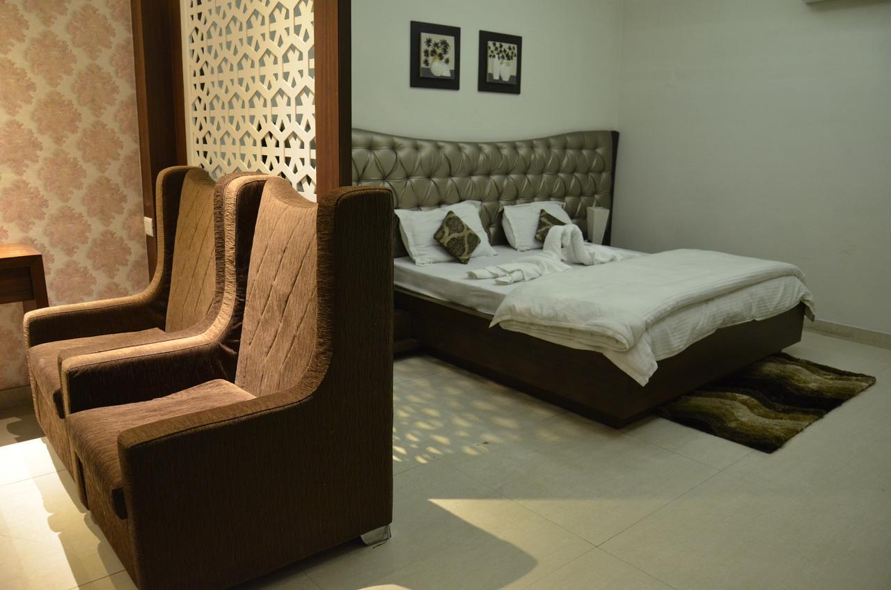Hotel Aroma Inn Sirsa ภายนอก รูปภาพ