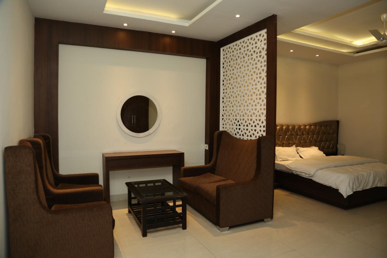 Hotel Aroma Inn Sirsa ภายนอก รูปภาพ